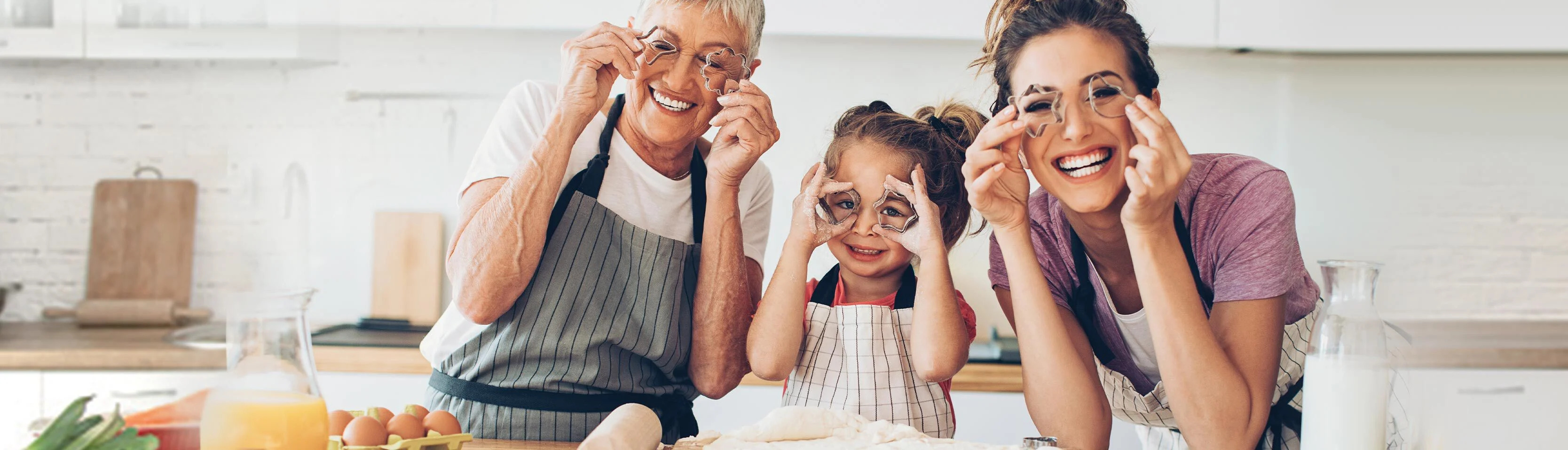 famiglia in cucina